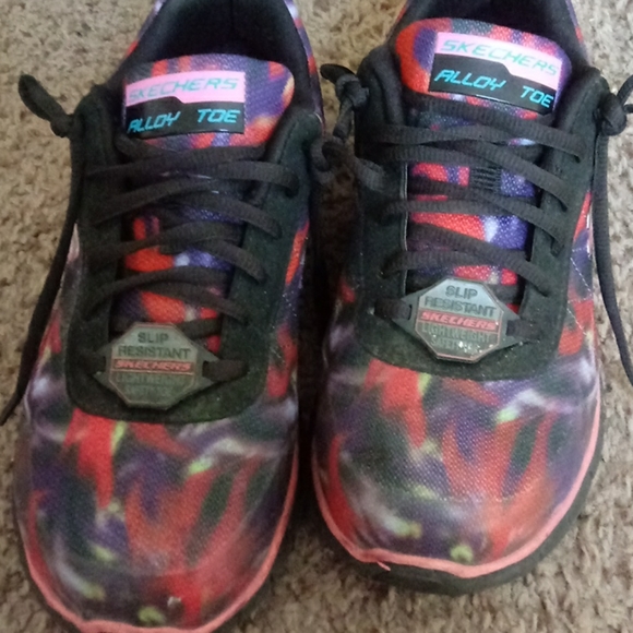 Skechers Alloy Toe slip resistance light weight - Picture 3 of 4